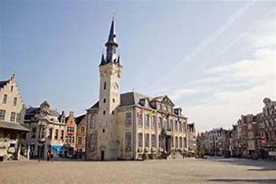 Lier – Stadhuis (1740) en Belfort (1369)